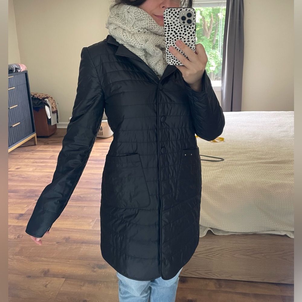 NEVER WORN!! Black lightweight puffer midi jacket from Button